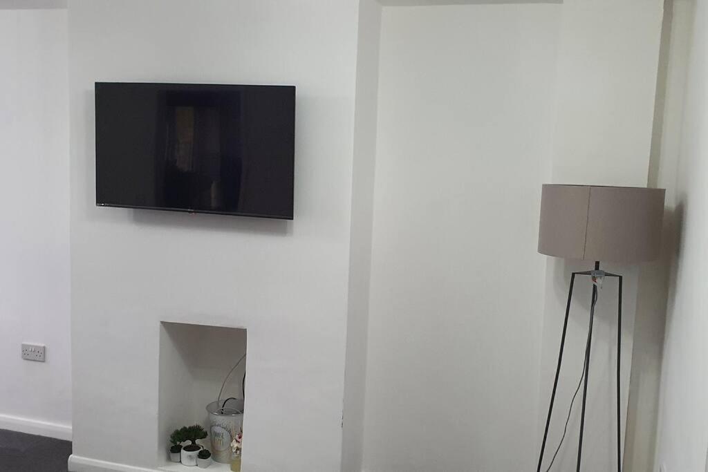 Exquisite And Modern 2 Bed Maisonette Harmondsworth Buitenkant foto