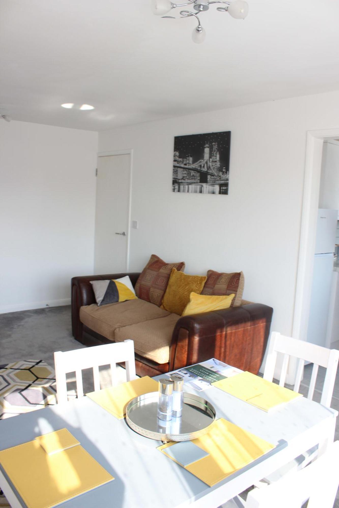 Exquisite And Modern 2 Bed Maisonette Harmondsworth Buitenkant foto