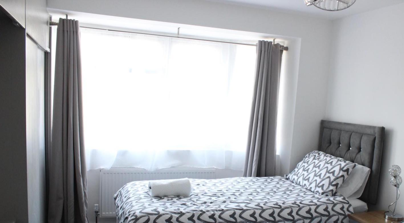Exquisite And Modern 2 Bed Maisonette Harmondsworth Buitenkant foto